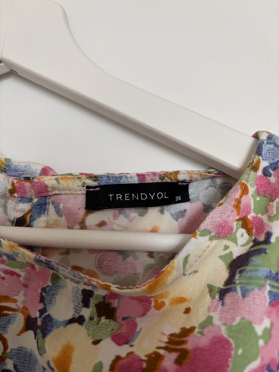 Vestiti: Kleid Gr. 36 mit Blumenmuster – Usato da Oberhofen Thun'see venduto da janine.70 1