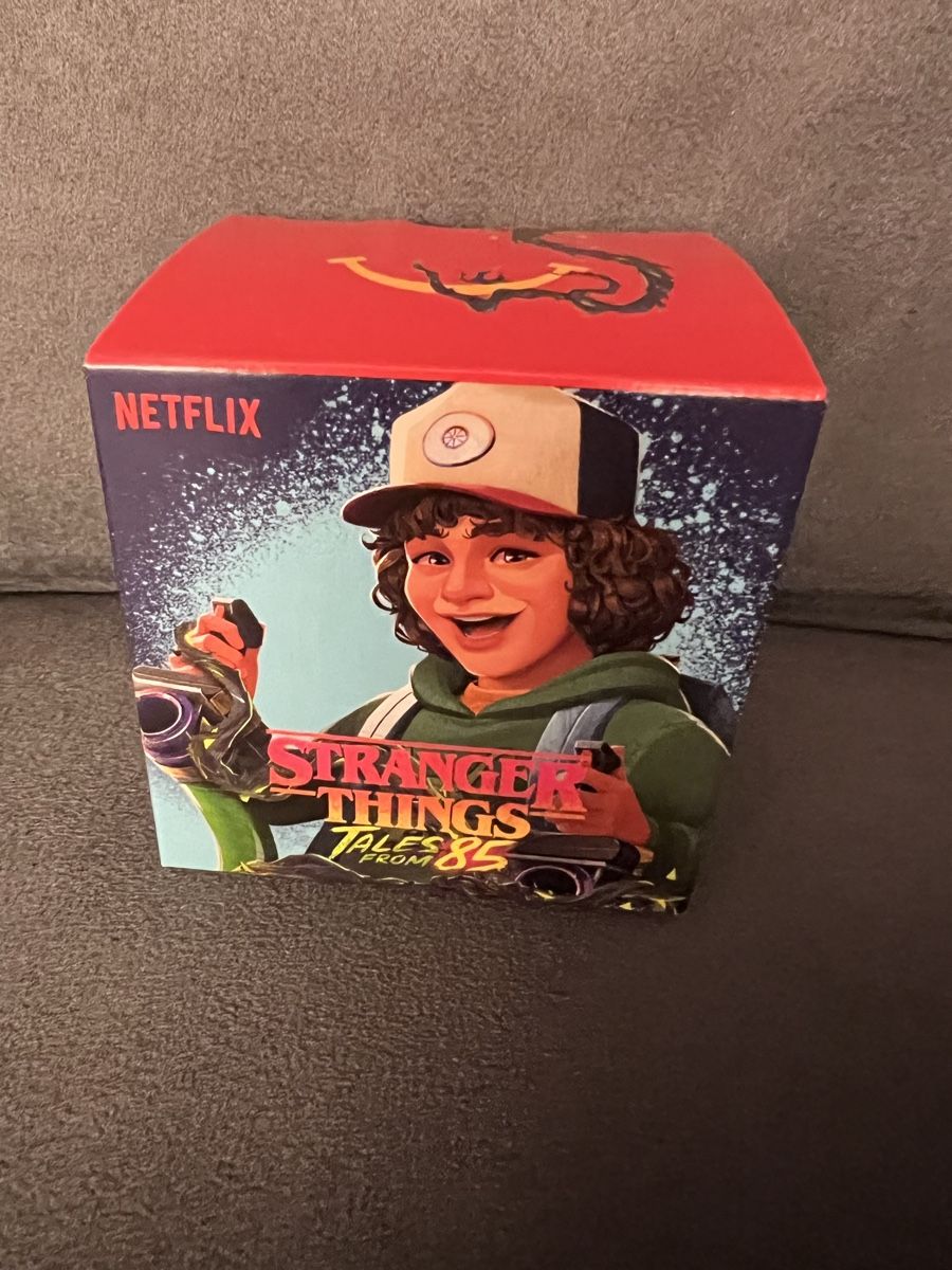 Mc Donald's Spielzeuge: Happy Meal Stranger Things "Tales From 85" Netflix – Neu und originalverpackt aus Zürich von rigani