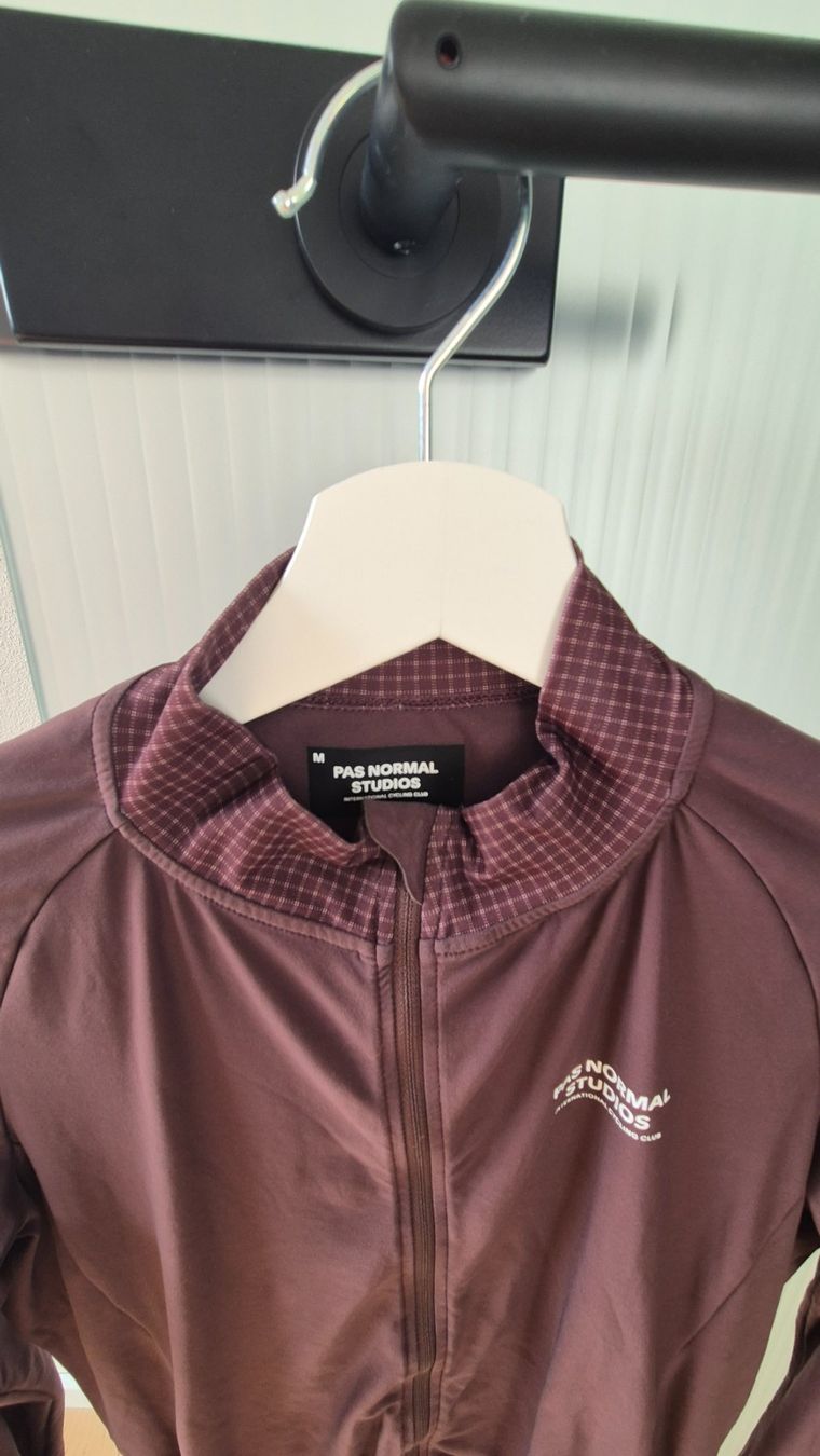 Pas Normal Studios Canottiere & Pantaloni: Pas Normals Studios Mechanism Longsleeve – Usato da Selzach venduto da e30dtm 1