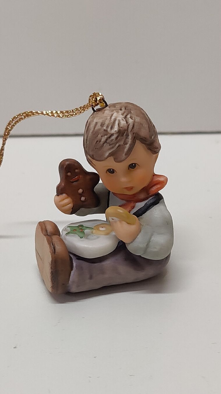 Hummel Statuette: Hummel Figur Junge Goebel 1999 (W) – Usato da Neuenhof venduto da bro_9zsg
