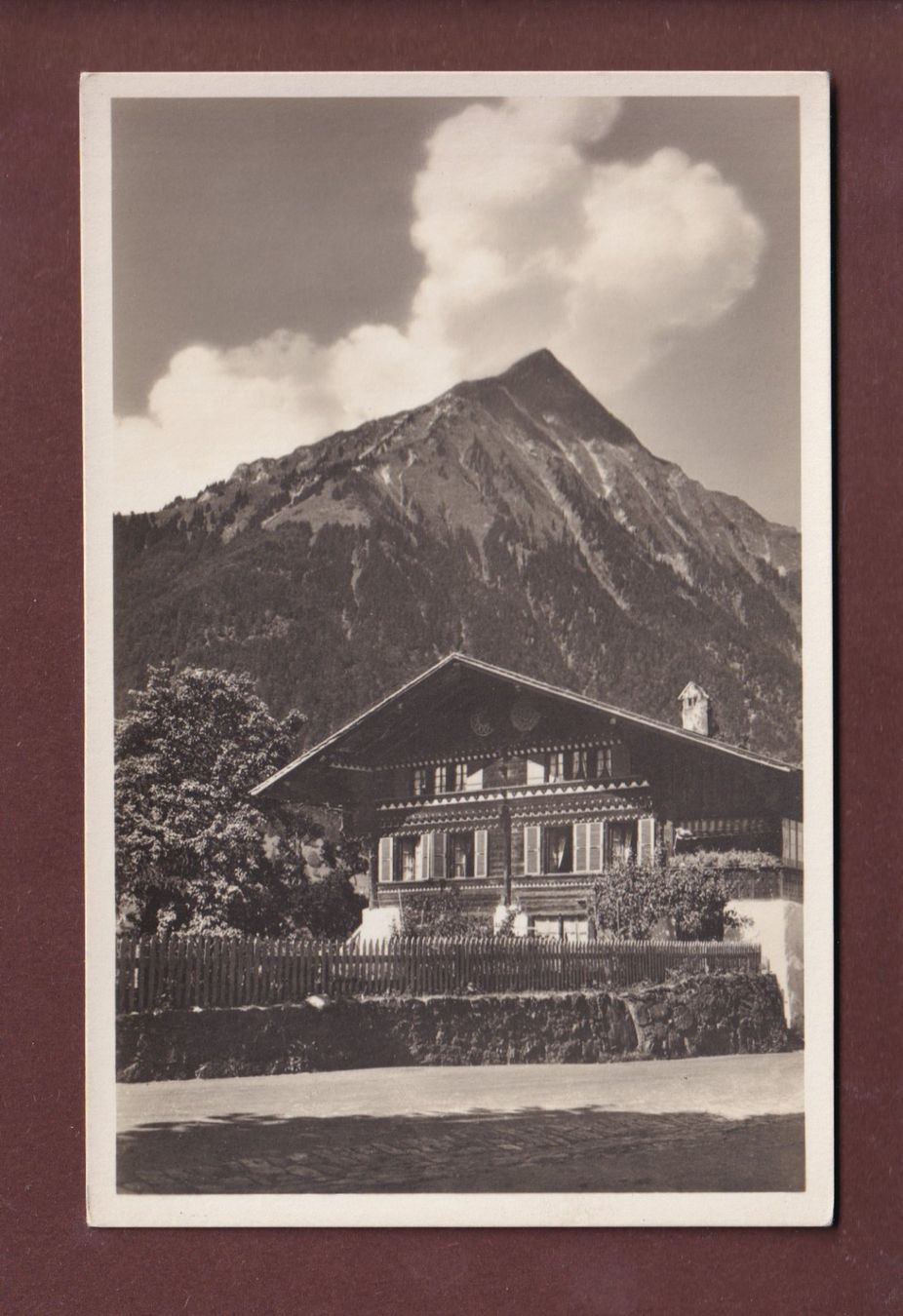 Cartoline postali: Aus AESCHI - Chalet und Niesen – Usato da Pully venduto da nicecards