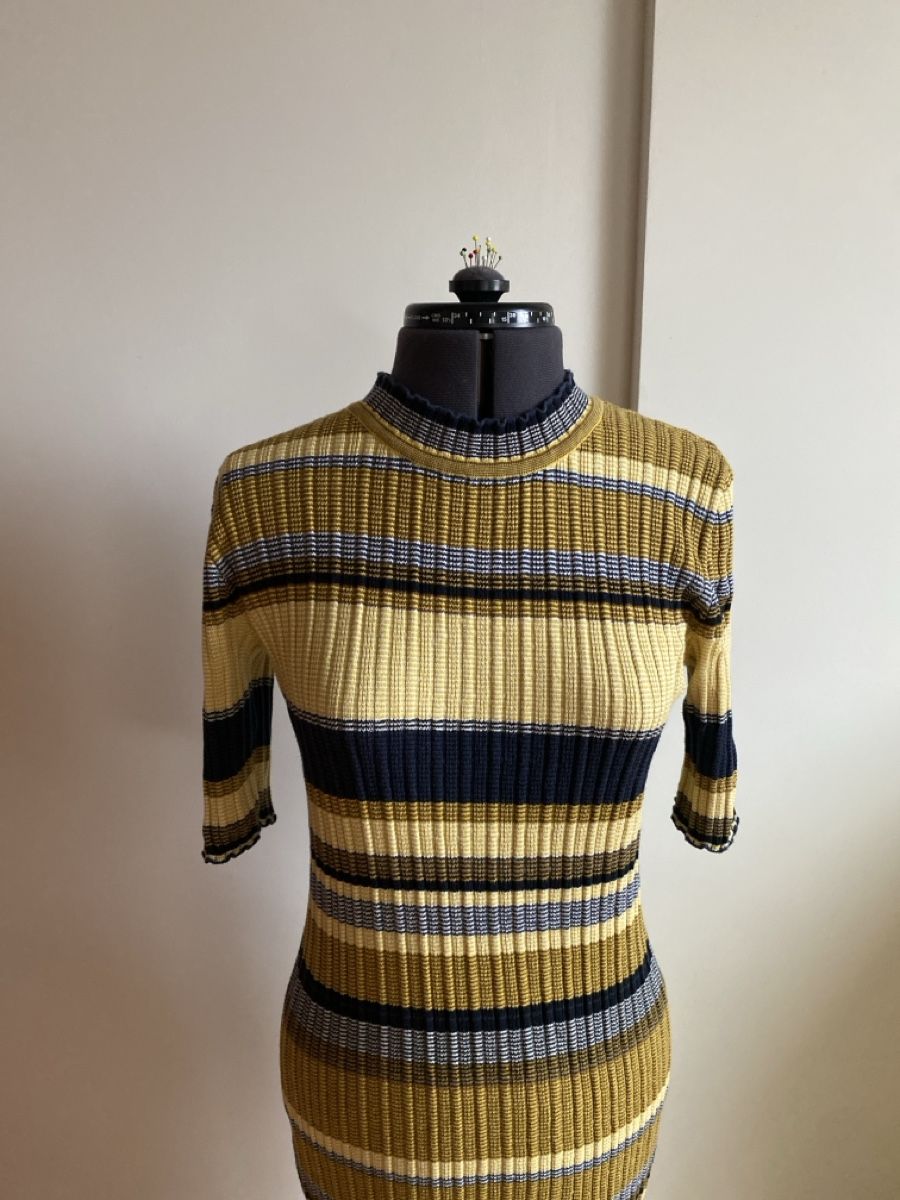 H&M Kleider: Strickkleid H&M – Gebraucht aus Basel von Rosa_97