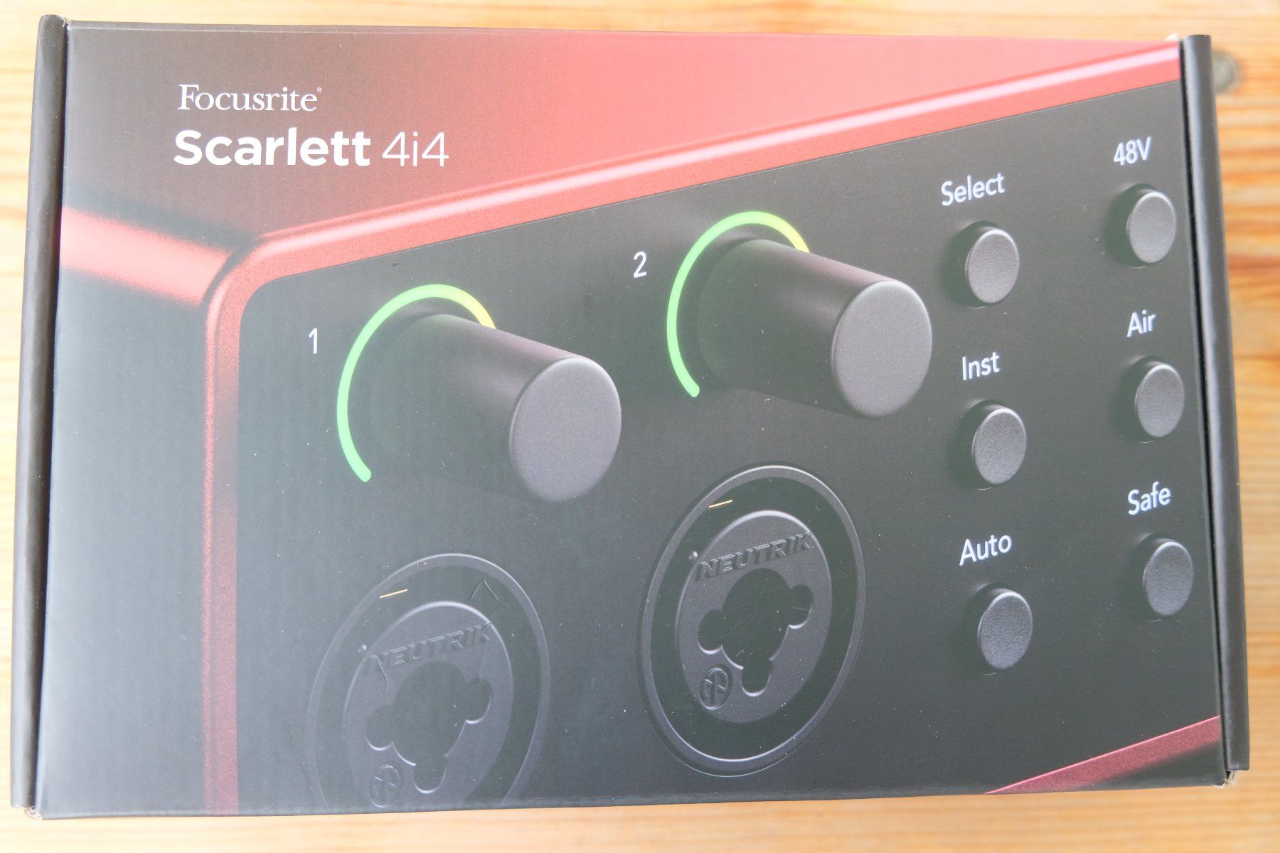 Focusrite Attrezzatura per studi di registrazione: Focusrite Scarlett 4i4 (4th Gen) Audio-Interface – Usato da St. Gallen venduto da Daperuz 5