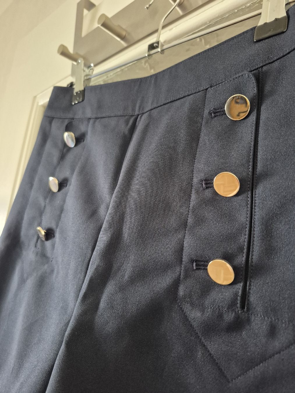 H&M Hosen: Short bleu H&M 36 – Gebraucht aus Lausanne von claire1401 1