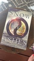 Buch Snow Like Ashes von Sara Raasch Hardcover guter Zustand