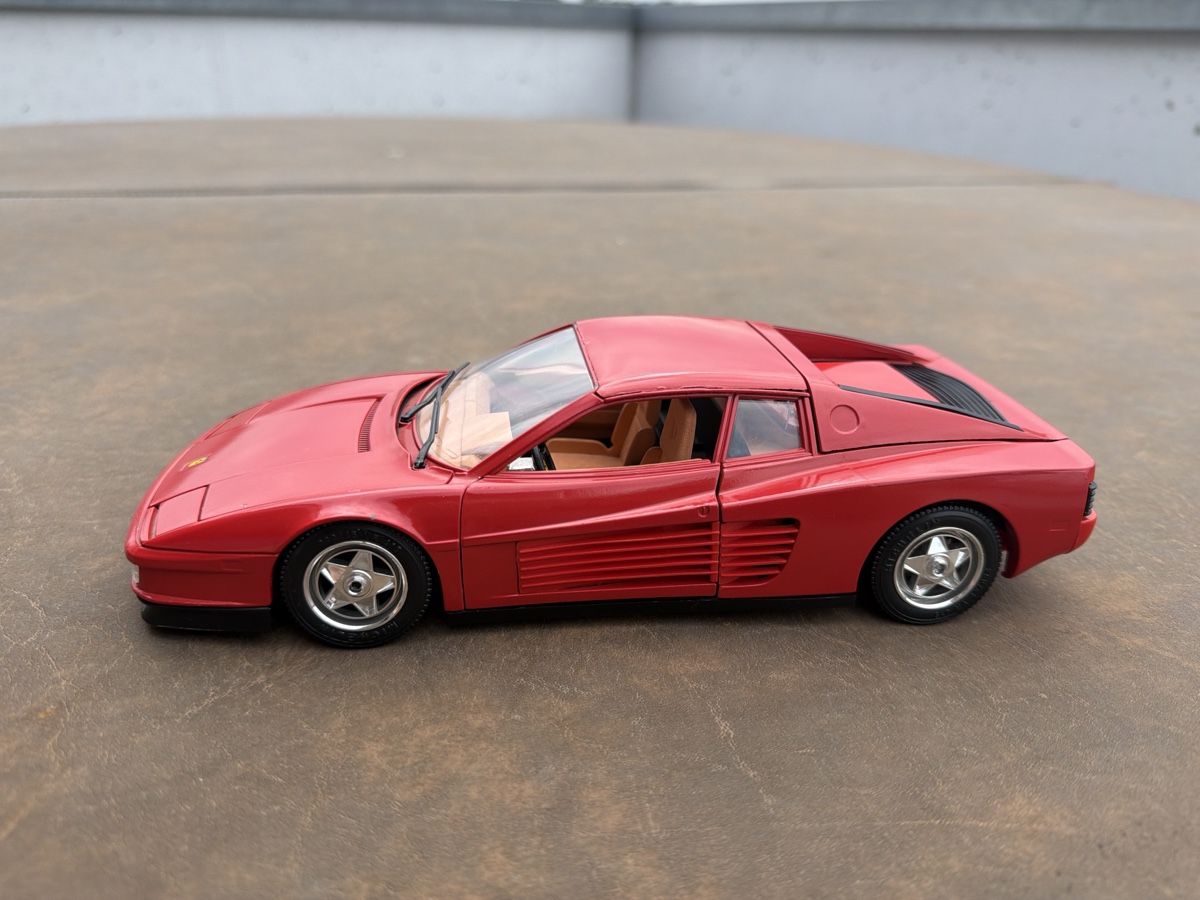 Bburago Modellautos: Ferrari Testarossa  - 1/18 - Bburago – Gebraucht aus Wolfwil von Rolex1 1