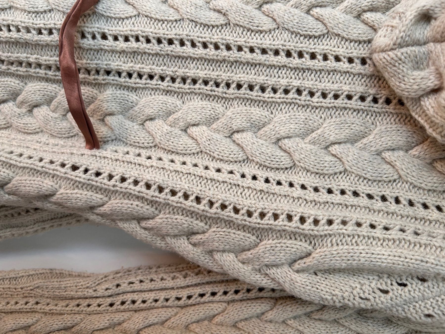 Odd Molly Giacche: Odd Molly Strickjacke mit Kapuze, Grösse 3 – Usato da St.Gallen venduto da cbr_5mvv 3