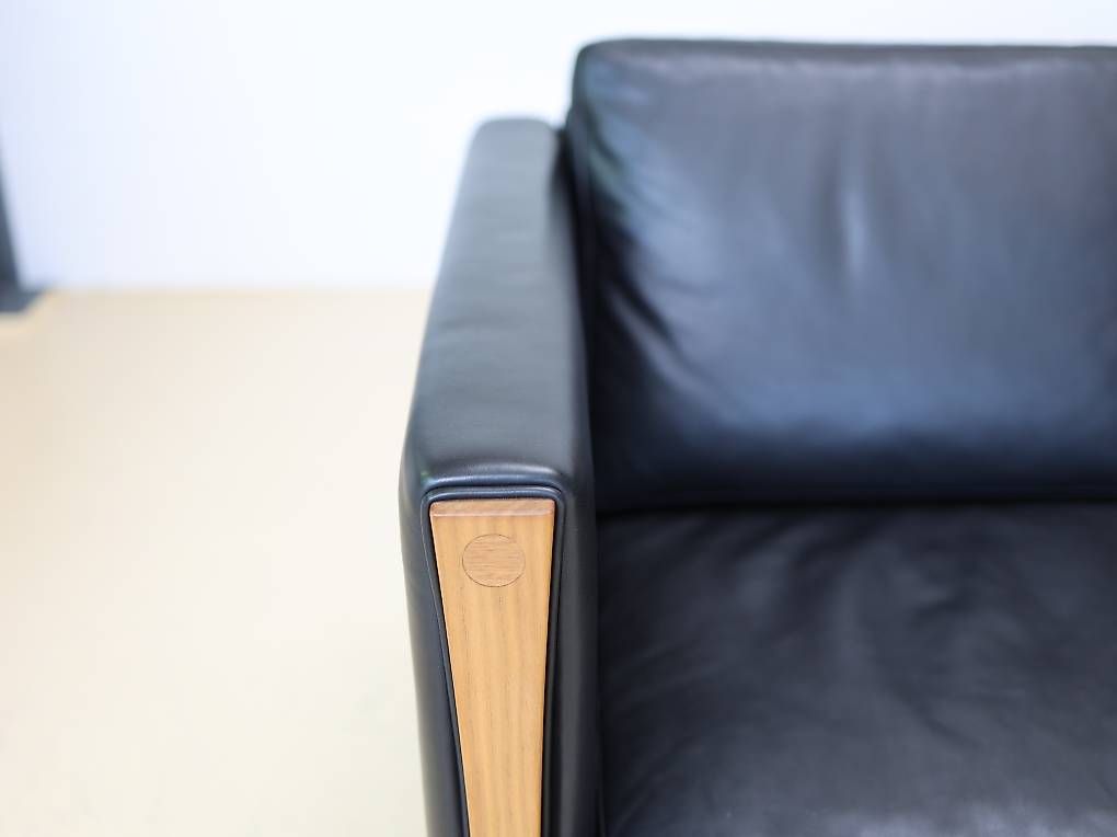 Hans J. Wegner Divani: Hans J. Wegner CH163 Sofa von Carl Hansen | Eiche & Leder – Usato da Meinisberg venduto da atelier_TILIJA 6