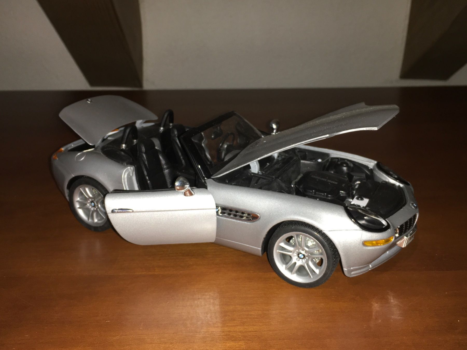 BMW Modellini d'auto: BMW Z8 - 1/18 – Usato da Wohlen AG venduto da PrivatSammlung 3