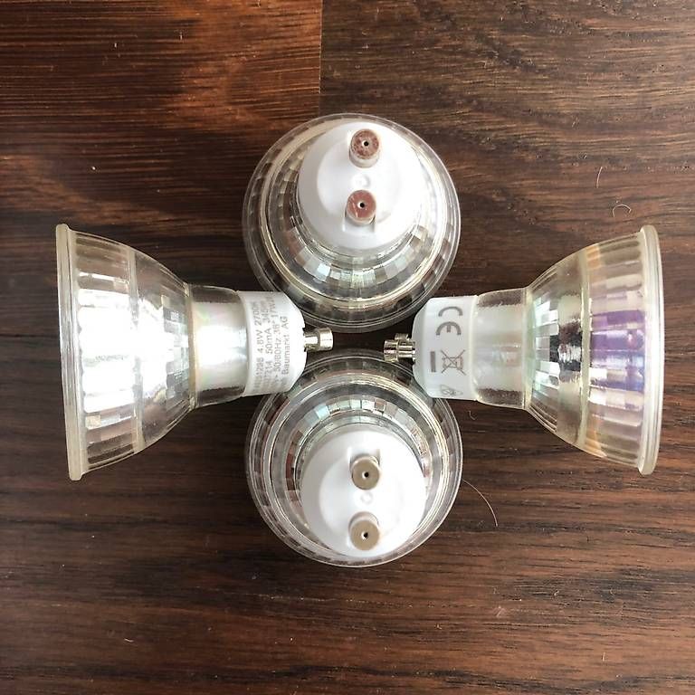 Lampade: Ampoule LED GU10 4.8W blanc chaud – Usato da Montreux venduto da Gilles.Charlet