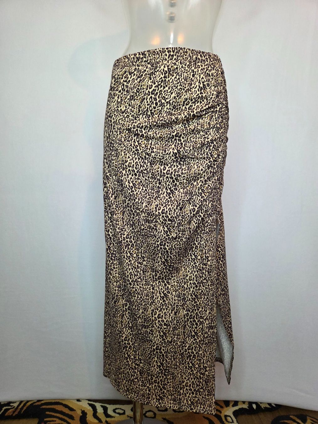 Gonne: Noisy May Leopard Maxi Skirt – Nuovo (secondo la descrizione) da Bern venduto da -Aniko-
