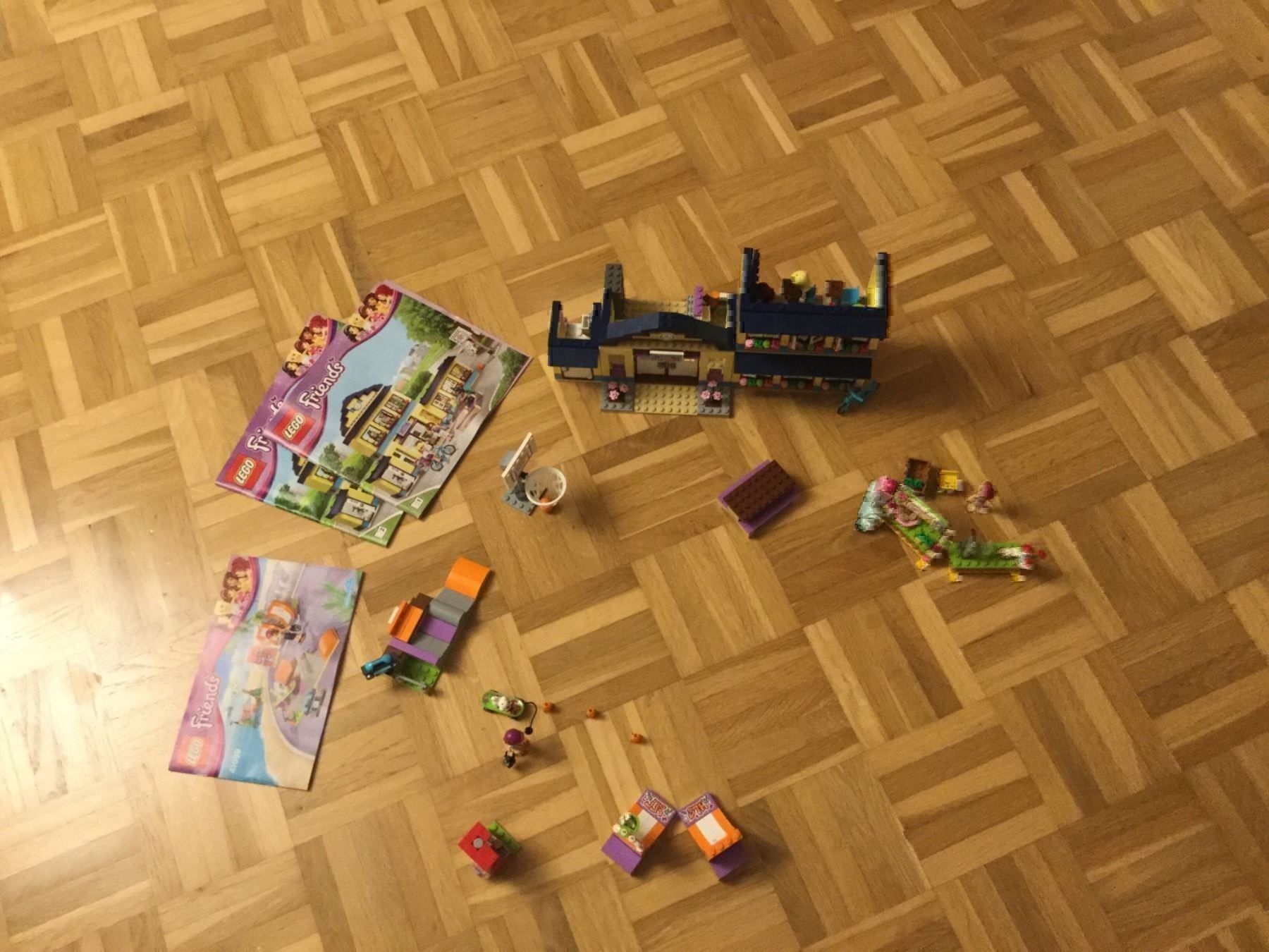 Lego Spielzeuge: Schule & Limonadenstand & Skatepark – Gebraucht aus Horw von Benny017