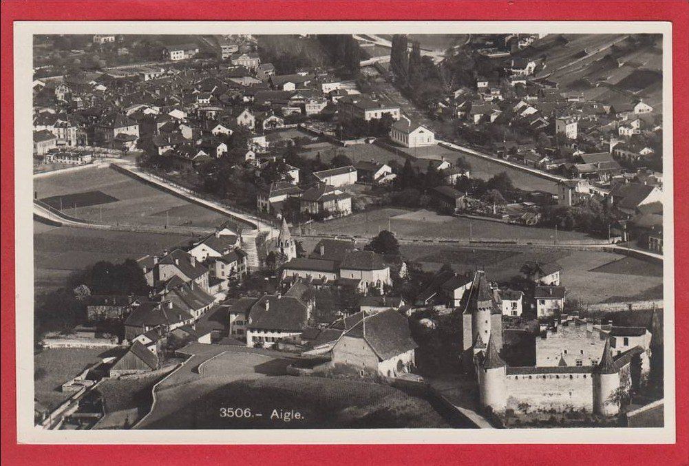 Cartoline postali: AIGLE, FLUGAUFNAHME ? – Usato da Grüningen venduto da Kartenlaube