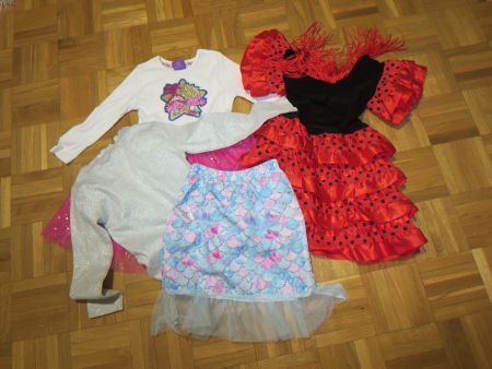 Kinder (Mädchen)Theater-Kleidli / 2J und 4J