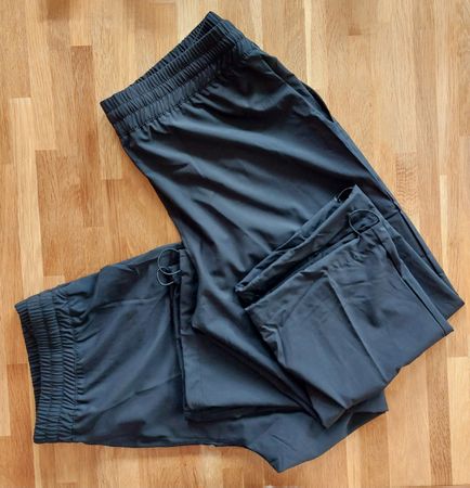 2 Trainingshosen Damen, 3/4, XL, Marke POWERZONE