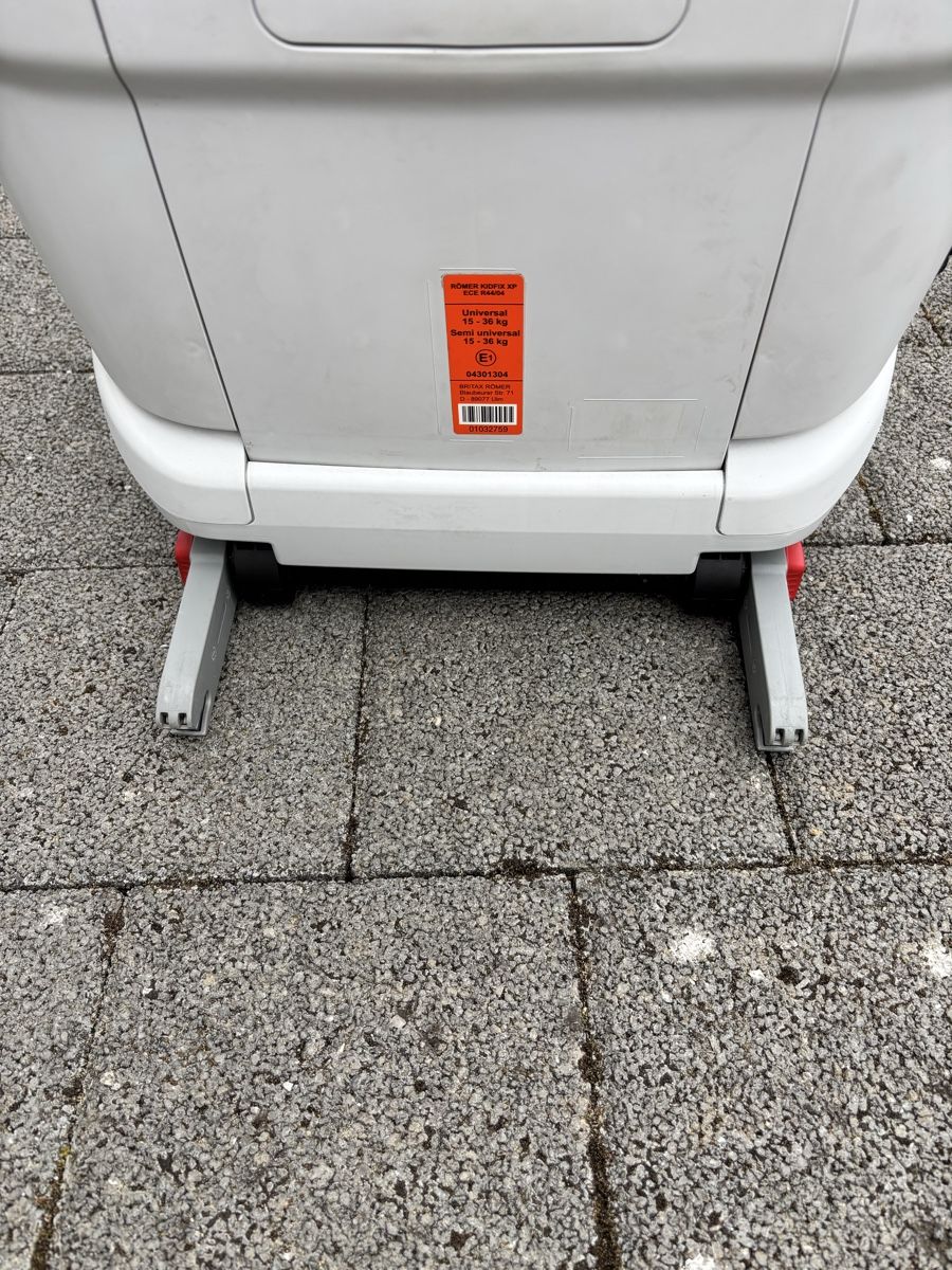 Britax Römer Seggiolini per auto: Römer Kidfix XP Kindersitz mit Isofix – Usato da Hasle b. Burgdorf venduto da Unihockeyler 2