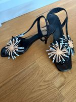 Besondere Sandalen, Schuhe mit Blumenmuster, neu Gr. 39