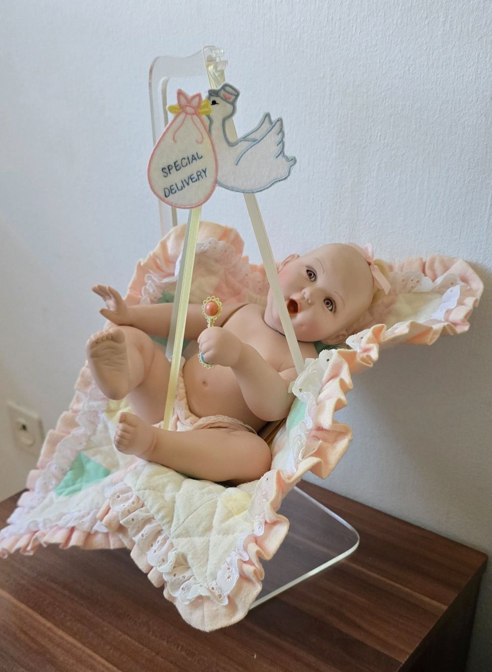 Poupées: Poupée en porcelaine de collection - Objet rare – Neuf (Voir description) à Céligny par Cheyenne1991