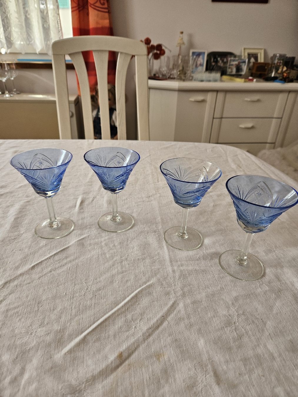 Bicchieri: 4er Set elegante Vintage Cocktailgläser, hellblaues Glas – Nuovo (secondo la descrizione) da Wädenswil venduto da Jsi.Z01 1