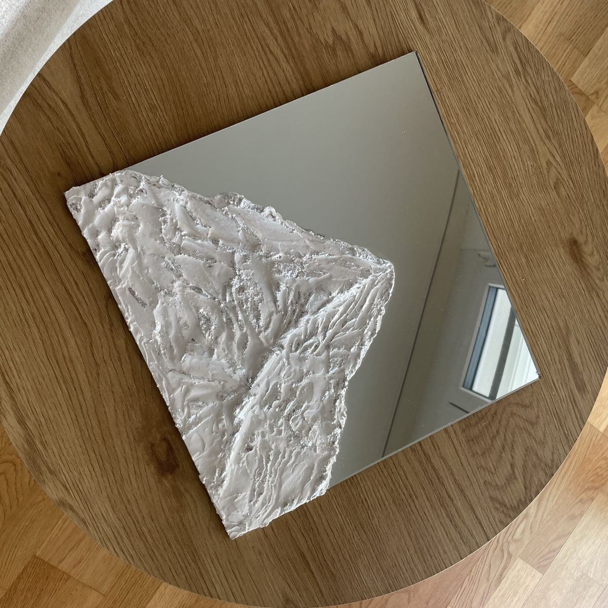 Specchi: Spiegel mit Matterhorn inspired Relief 30x30 – Nuovo (secondo la descrizione) da Utzenstorf venduto da beatrice.ch 1