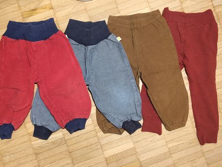 4 Hosen; Pumphose/Mitwachshose und 1 Wollhose, Grösse 74-80