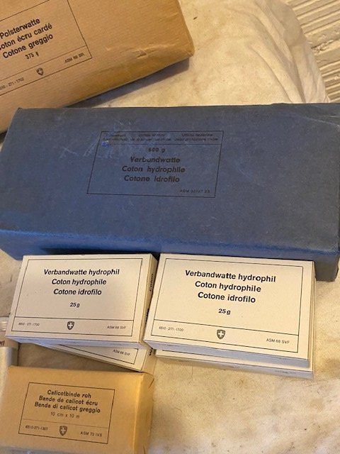 Kit di pronto soccorso: LOT VERBANDSMATERIAL  CH ARMEE – Usato da Chur venduto da silbermon 7