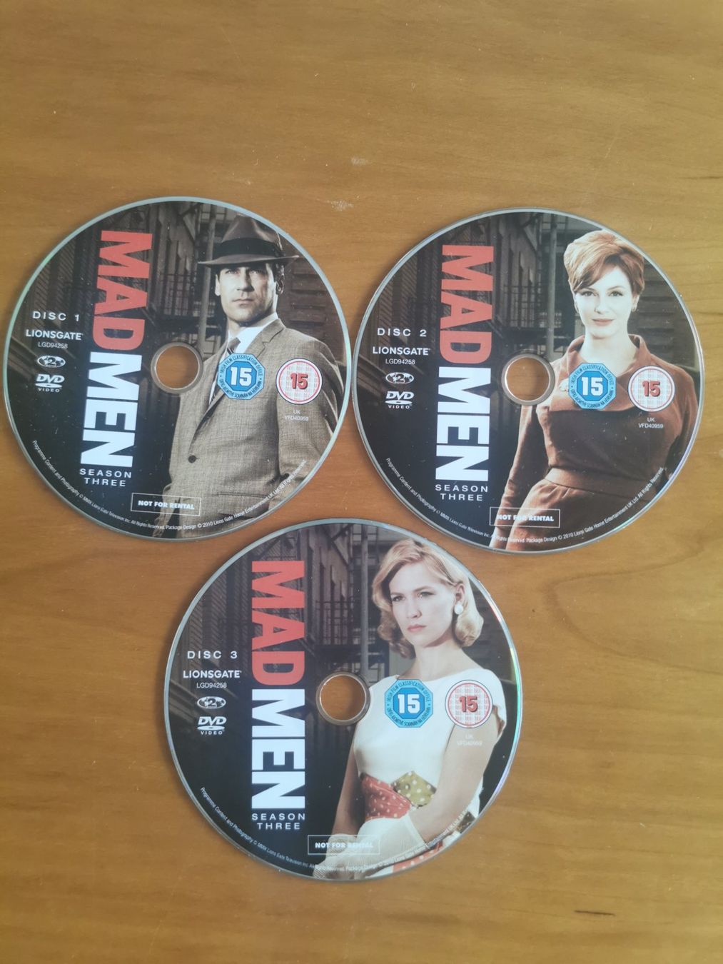 Tutti i DVDs: Serie Mad Men Staffel 1,2 DE. Staffel 3,4 Code 2. DVDs – Usato da Birmensdorf ZH venduto da christoph06 3