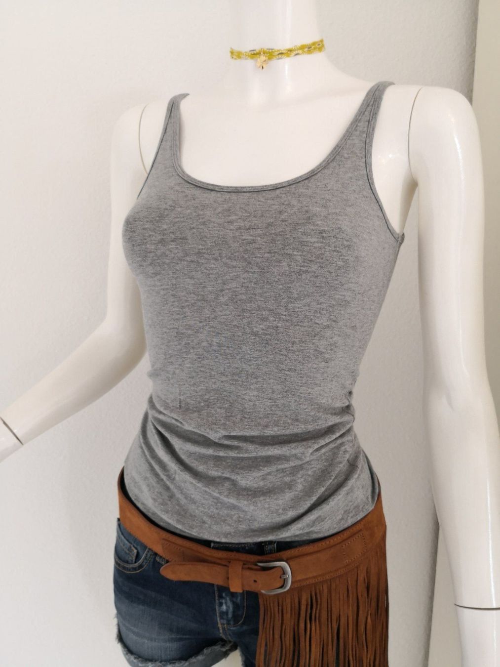 Mango Top: 🤩MANGO BASIC STRETCH TRÄGER TOP GRAU NEU & CHANEL P. – Nuovo (secondo la descrizione) da Olten venduto da Naja-Twins-Twins 6