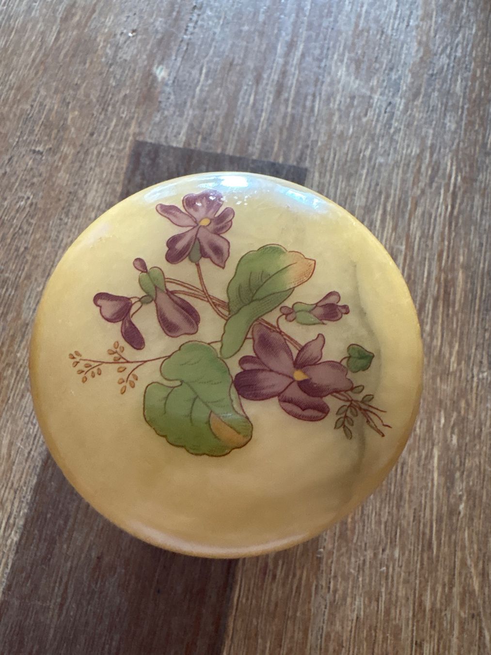 Coupes: Dose mit Blumenmotiv hellgelb – D'occasion à Schübelbach par S1CH 3
