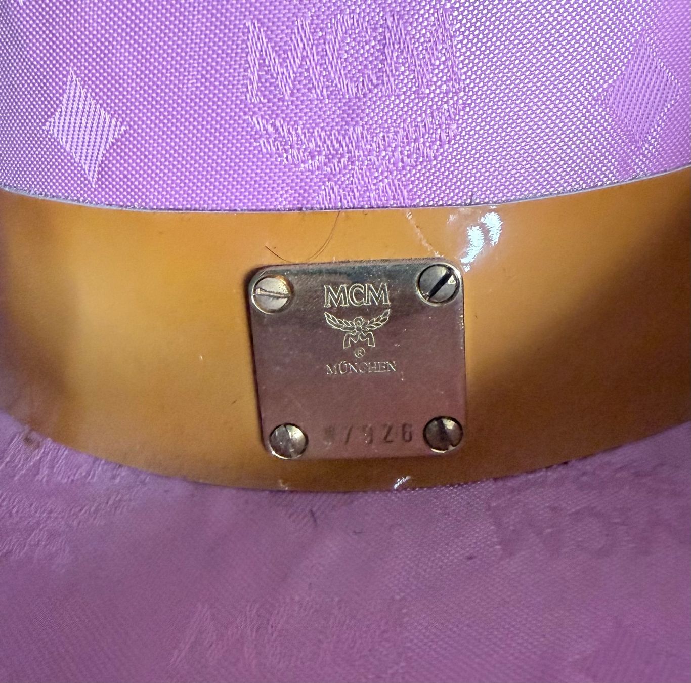 Mcm Copricapi, berretti & cappellini: Pink MCM Cowboyhut Einzelanfertigung – Usato da Zürich venduto da Secretwish007 4