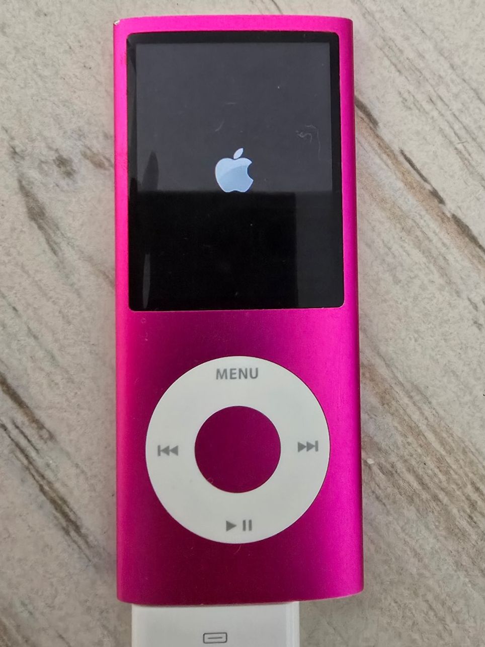 Apple Lettore multimediale portatile: iPod Nano 4 rose - Batterie HS – Usato da Montmollin venduto da Pieliste 1