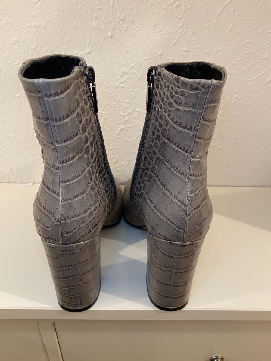 Navyboot Scarpe da donna: Navyboot Wildleder Stiefeletten in Grau Gr. 38 – Nuovo (secondo la descrizione) da Winterthur venduto da JasonHa 3