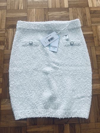 GUESS Kurzer Bouclé-Strickrock Gr. S