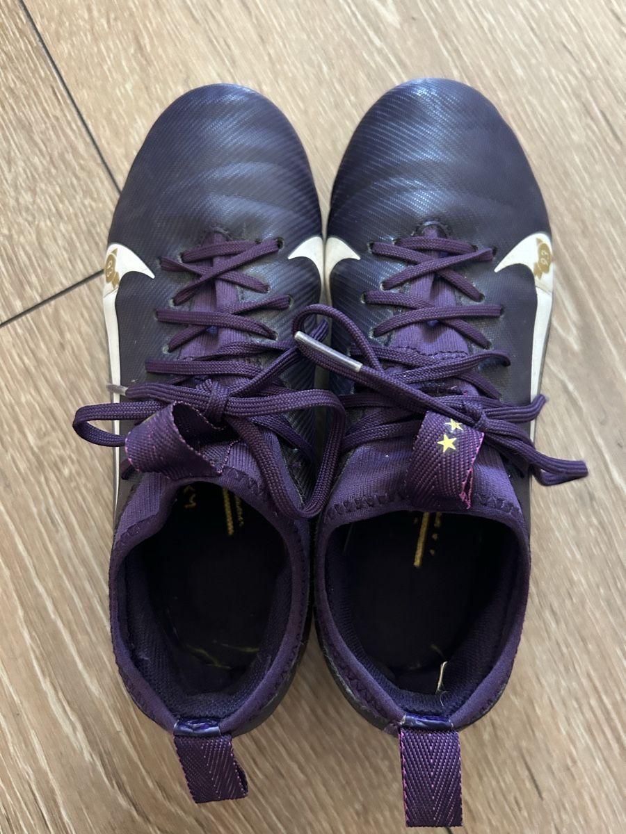 Nike Herrenschuhe: Chaussures football Nike T34 – Gebraucht aus Oulens-Echallens von Puppa73 1