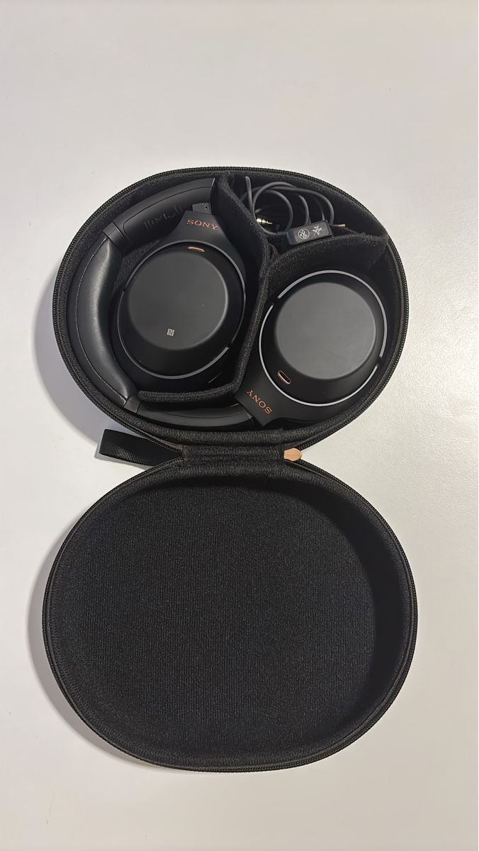 Sony Cuffie: SONY WH-1000XM3 Headphones with Case – Usato da Neuhausen am Rheinfall venduto da Living2Sell