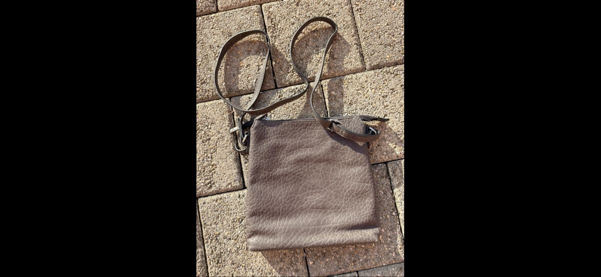 Taschen für Damen: Tasche mit diversen Fächer, guter Zustand – Gebraucht aus Züberwangen von are1968 1