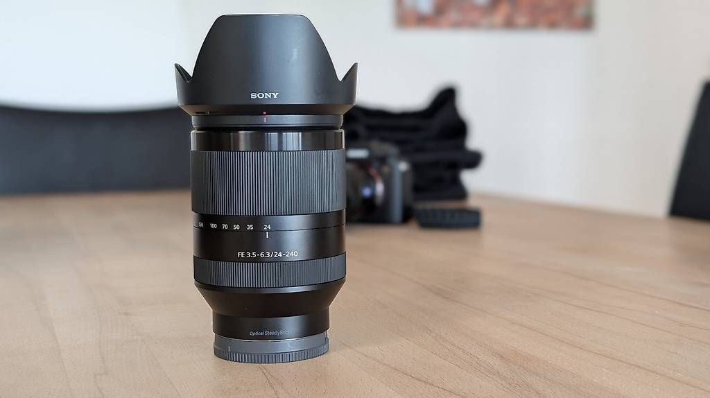 Sony Obiettivi: SONY FE 24-240mm OSS – Usato da Menzingen venduto da S.F.T