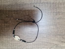 Muschel Armband mit schwarzen Perlen