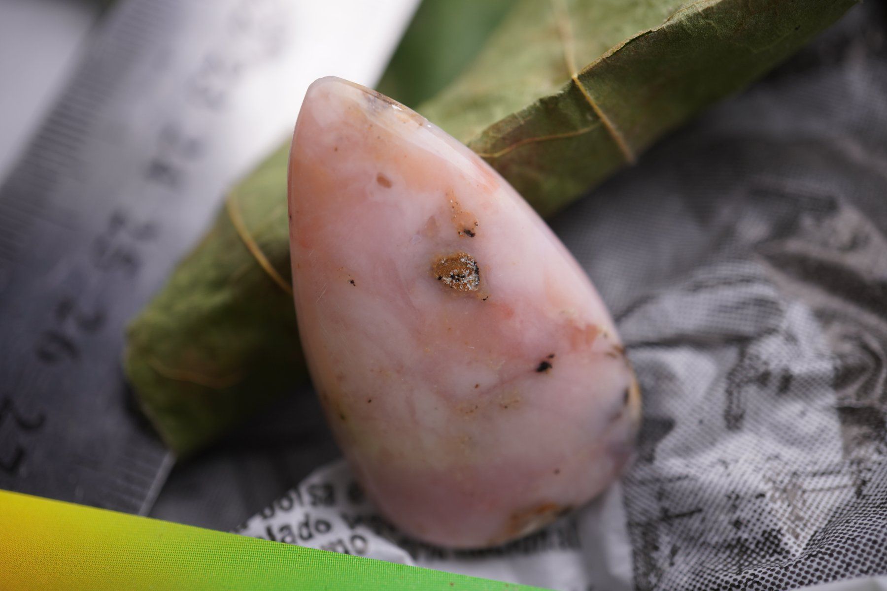 Minerali & Pietre curative: Opal Rosa  Cabochon 34ct  ab 1.- – Nuovo e nell'imballaggio originale da Eschenbach SG venduto da topstone 2