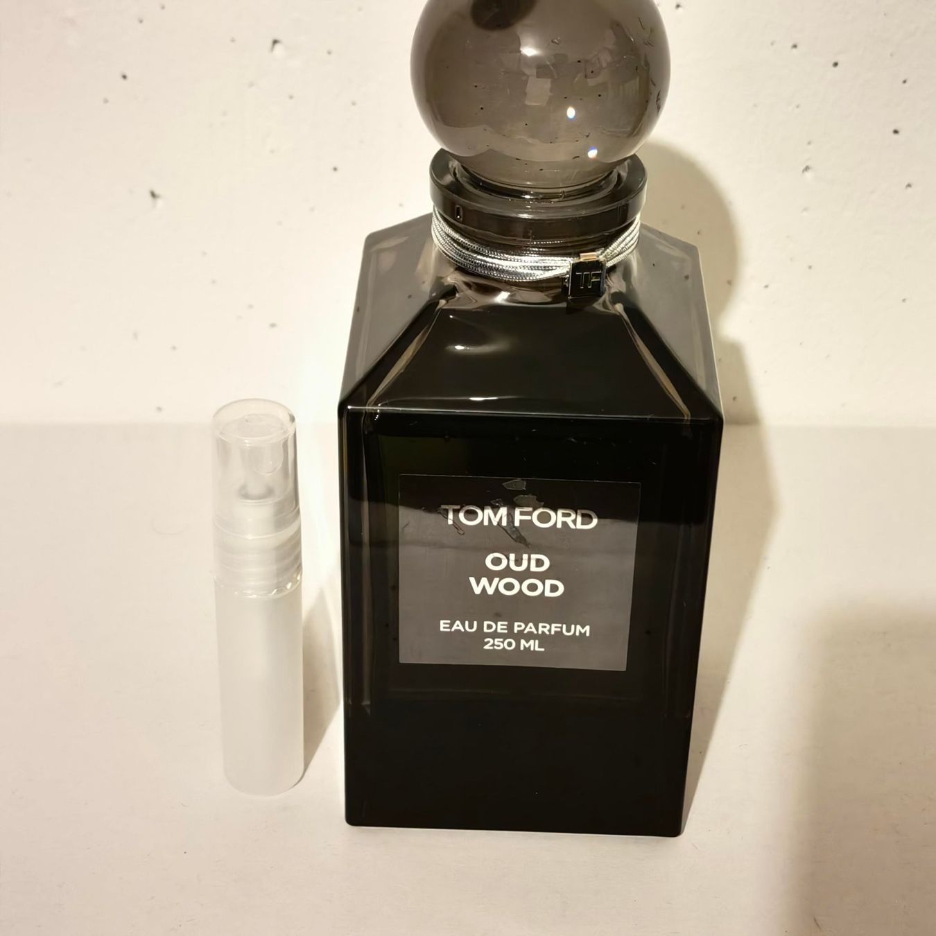 Tom Ford Profumi & Eau de Toilette: Tom Ford Oud Wood 5ml – Nuovo (secondo la descrizione) da Steinhausen venduto da xDiable
