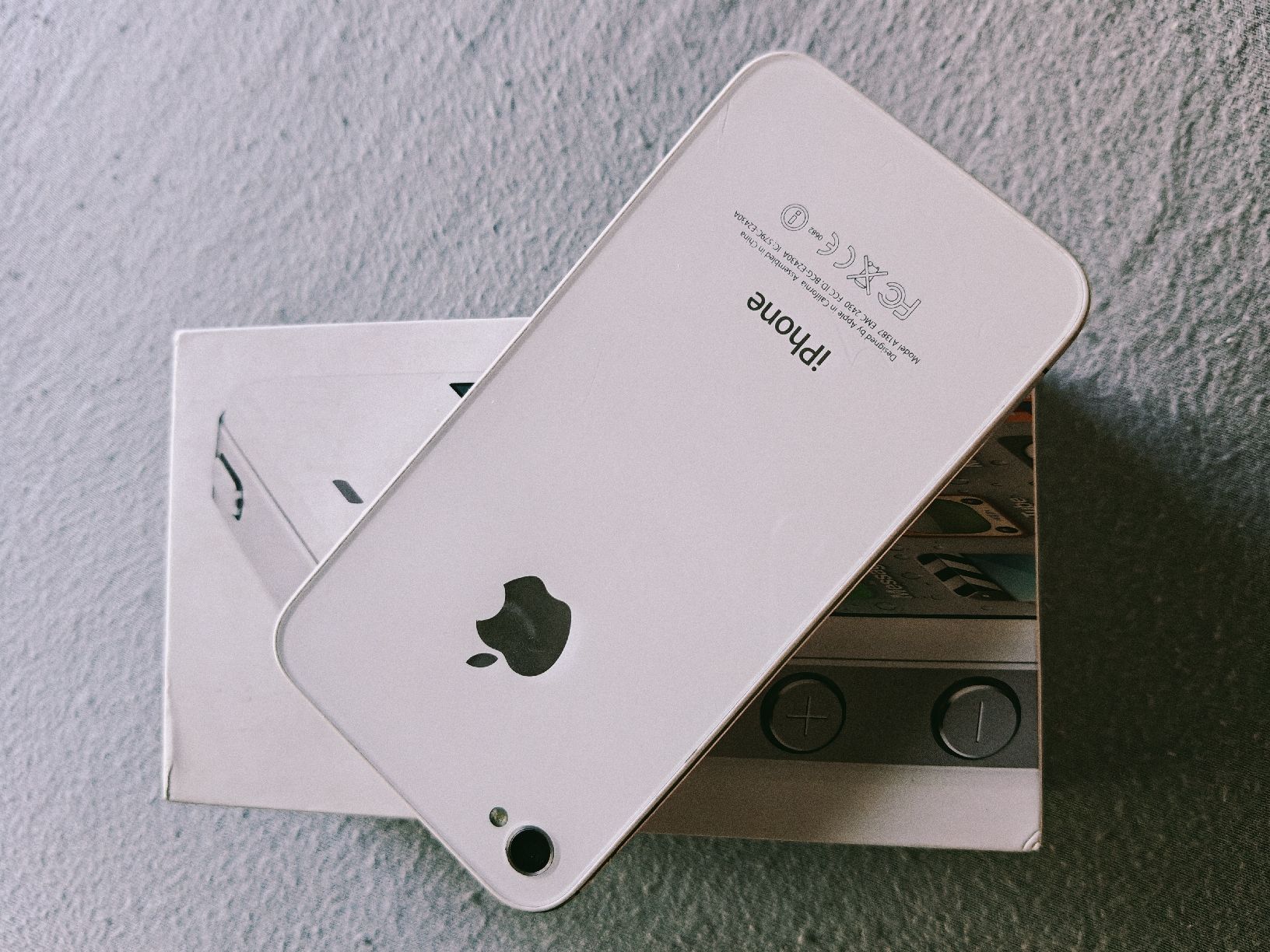 Apple Telefoni cellulari / Smartphones: iPhone 4s 16Go blanc avec boite  – Usato da La Chaux-de-Fonds venduto da Honit.ch 1