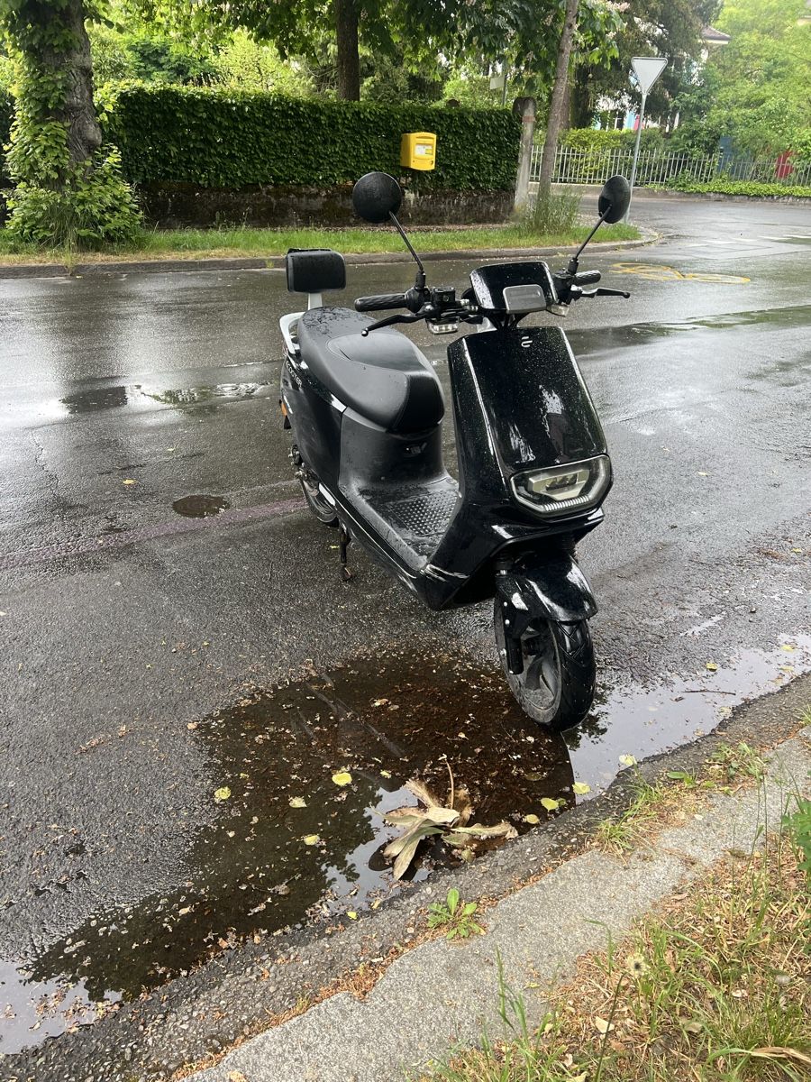 Scooter: E-Roller Ecooter ET3 – Usato da Bern venduto da sch_jvp6