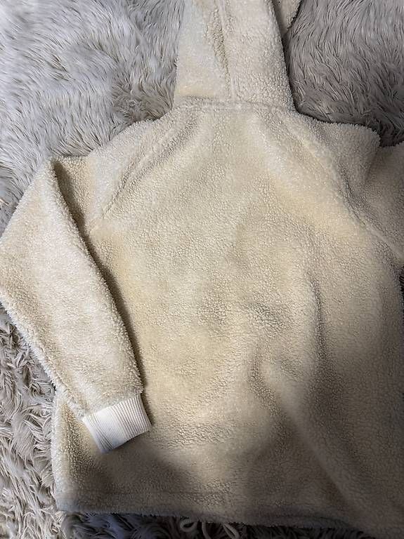 Maglioni & Felpe: Peak Performance Teddy Hoody Gr.M – Usato da Seedorf UR venduto da Lia_mia 1