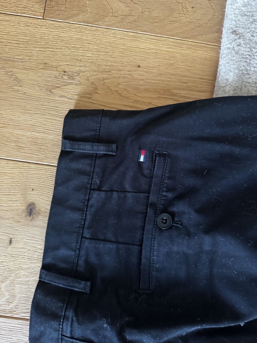Tommy Hilfiger Pantaloni: Tommy Hilfiger Hose – Usato da Schaan venduto da kri_tsw8 1