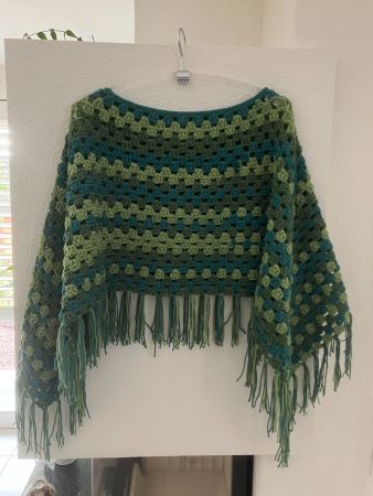 Ueberwurf/Poncho im Retro-Style für kühle Tage