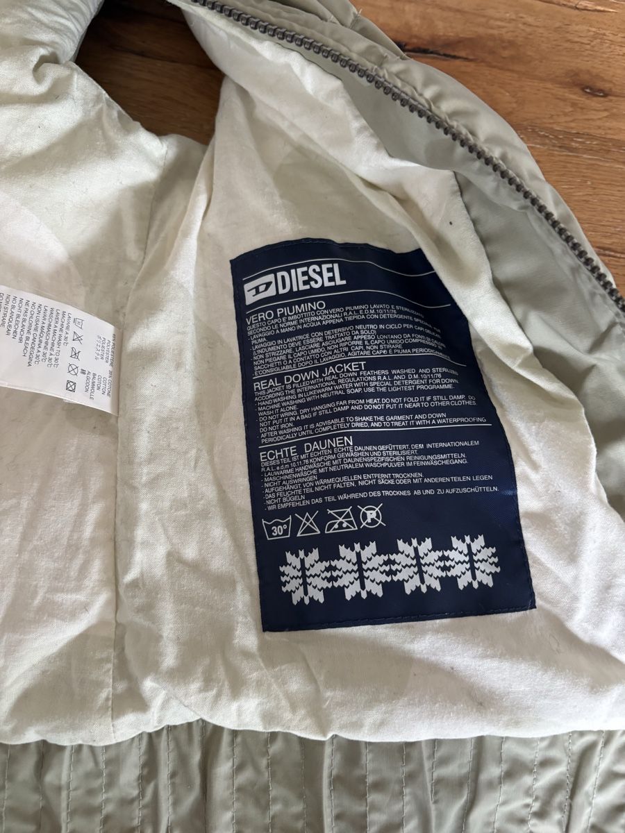 Diesel Gilet & Giacche: Diesel Weste Gr. M - mit Schuhprint – Usato da Cham venduto da chanel3 1