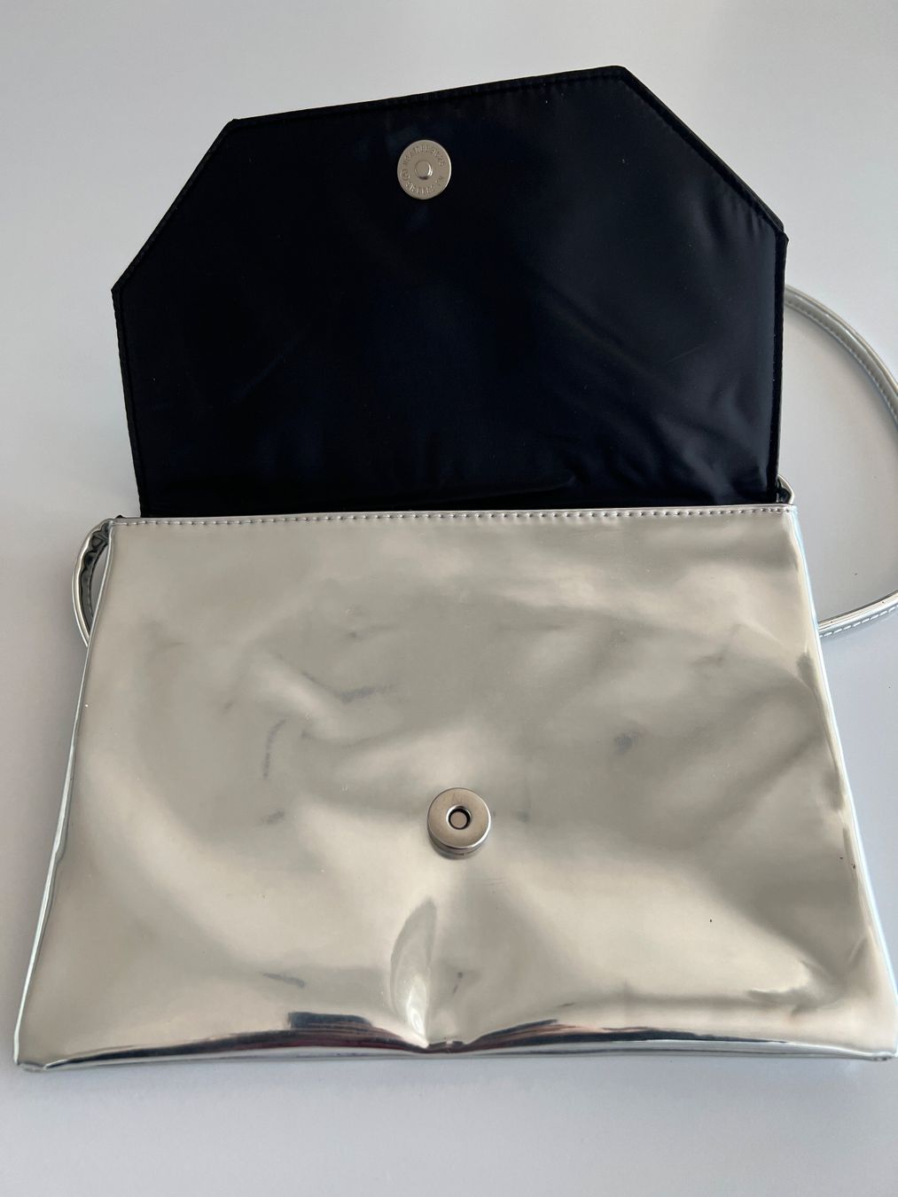 Borse da donna: Umhängetasche Clutch silber klein – Usato da Büetigen venduto da Jabo 2
