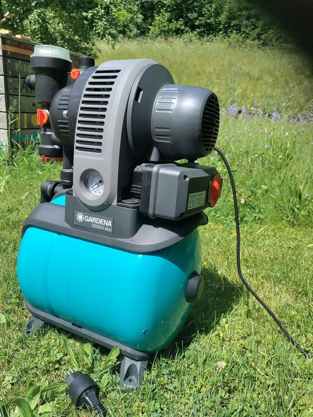 Gardena Pumpen & Teile: Wasserpumpe mit Drucktank – Gebraucht aus Utzenstorf von Alnus_glutinosa 1