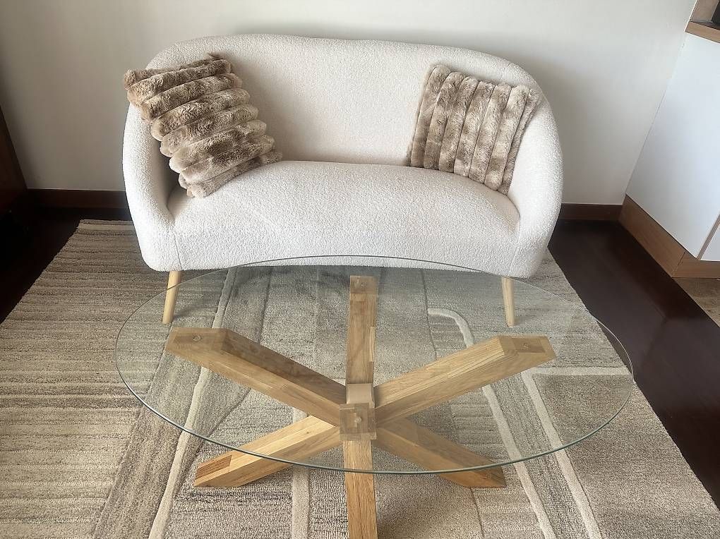 Tische: Ensemble : canapé bouclette + table basse ronde  – Gebraucht aus Bulle von Melisa7