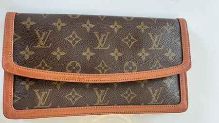 LOUIS VUITTON Vintage Monogram Canvas Pochette Dame GM Clutc